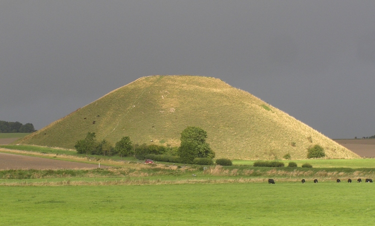 Click for the gallery page to add comments and vote (PID:75187) Silbury Hill