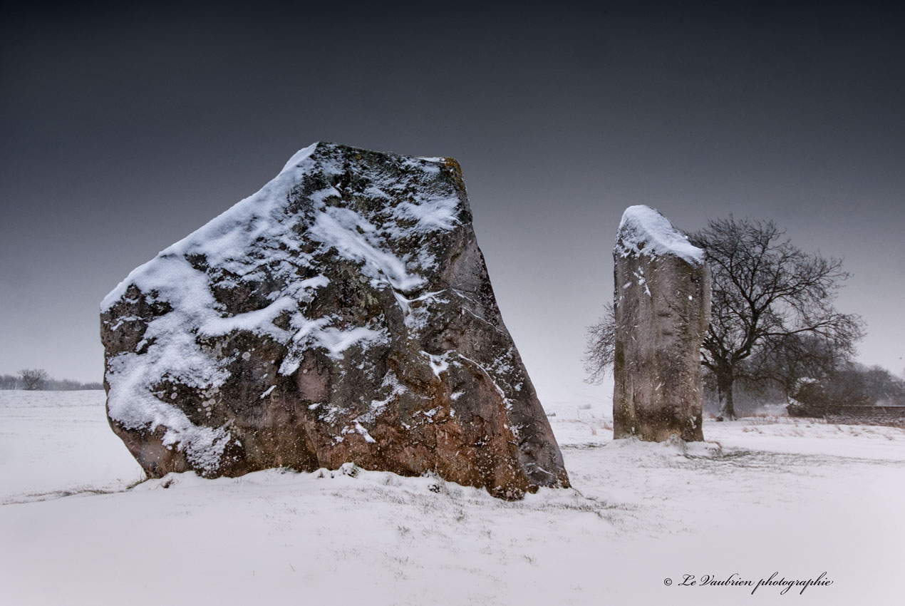 Click for the gallery page to add comments and vote (PID:164836) Avebury - The Cove