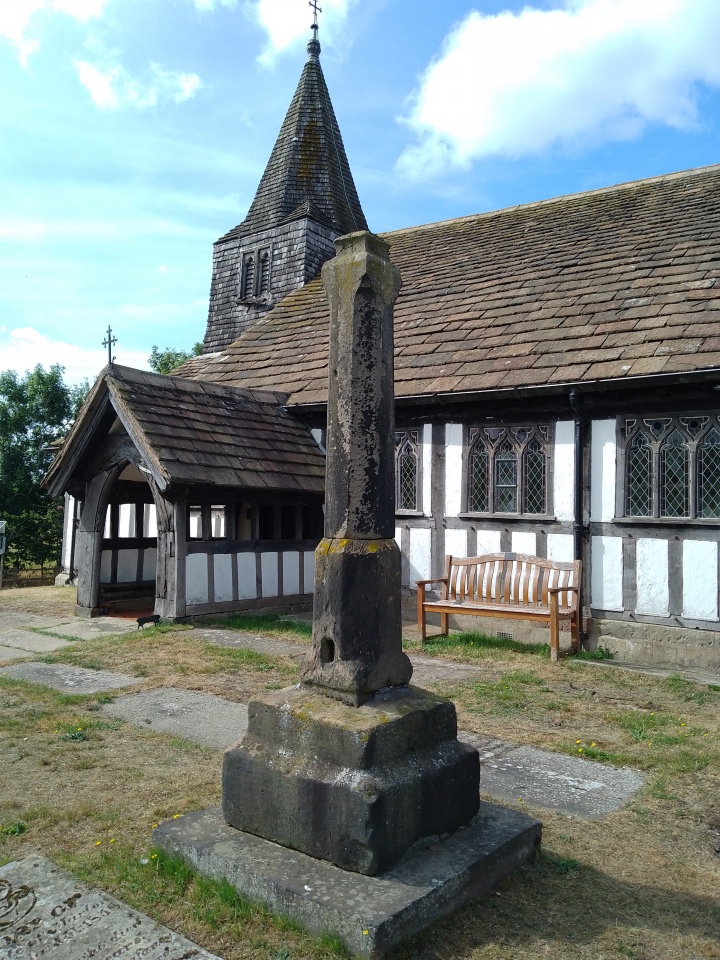 Marton Churchyard Cross