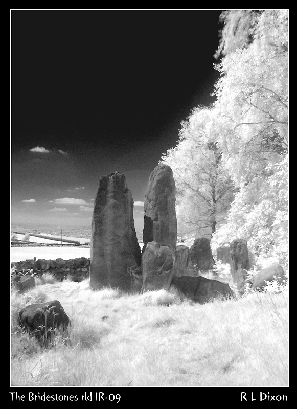 Click for the gallery page to add comments and vote (PID:38875) The Bridestones (Cheshire)