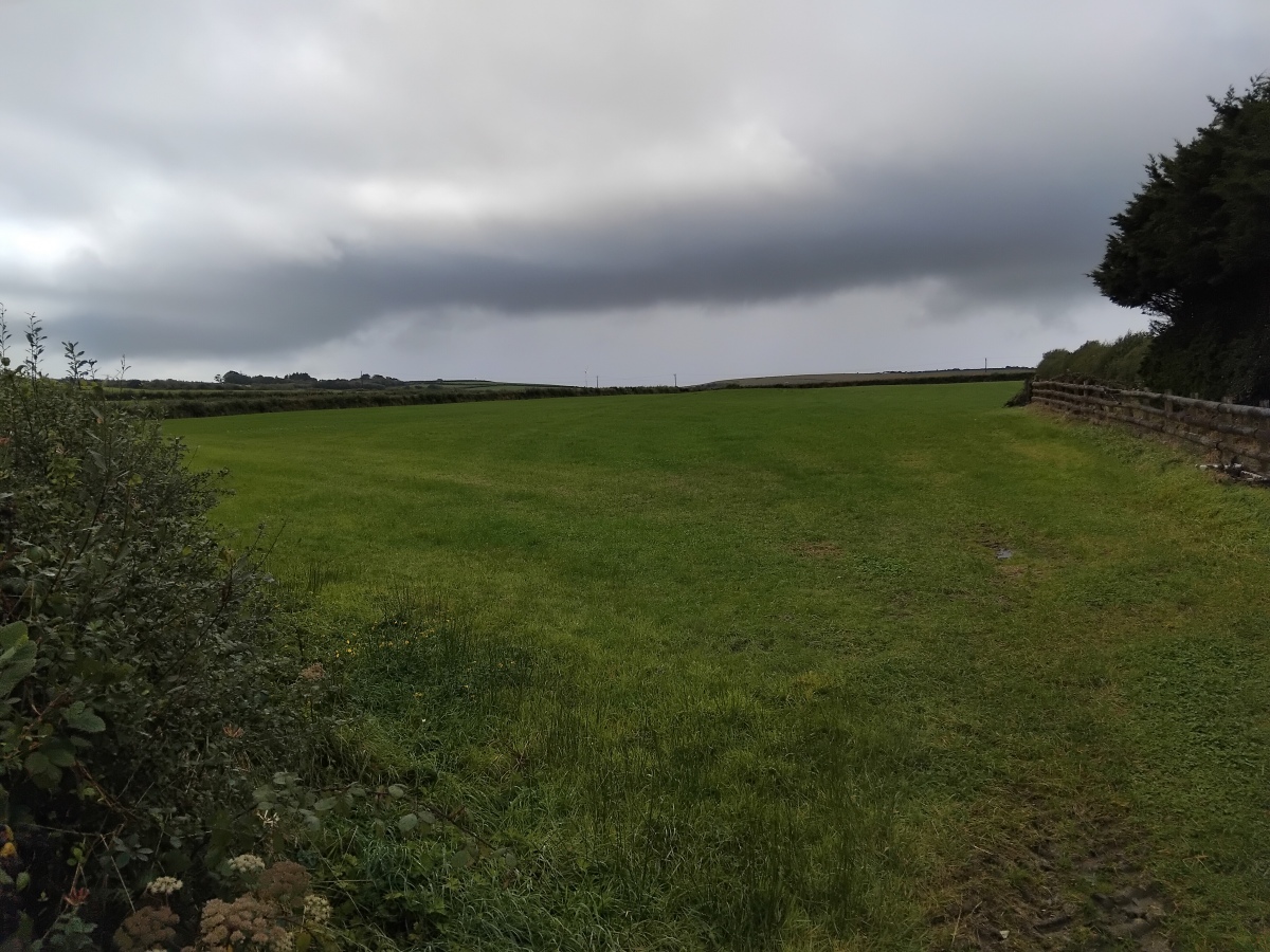 Brentspool Barrows Round Barrow(s) : The Megalithic Portal and Megalith ...