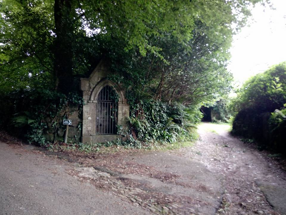 Click for the gallery page to add comments and vote (PID:187249) Treslothan Holy Well