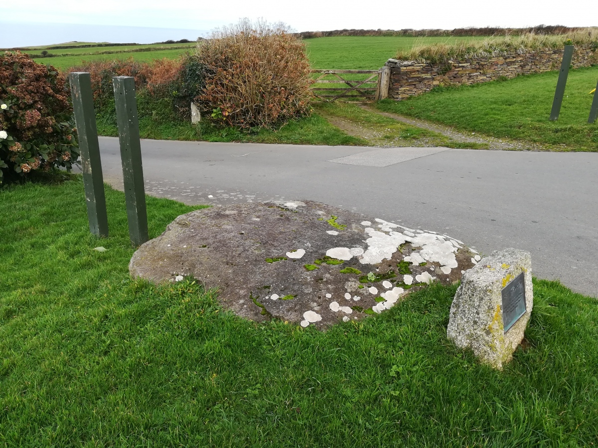 King Arthur's Quoit [Trethevey Quoit] Chambered Tomb : The Megalithic ...