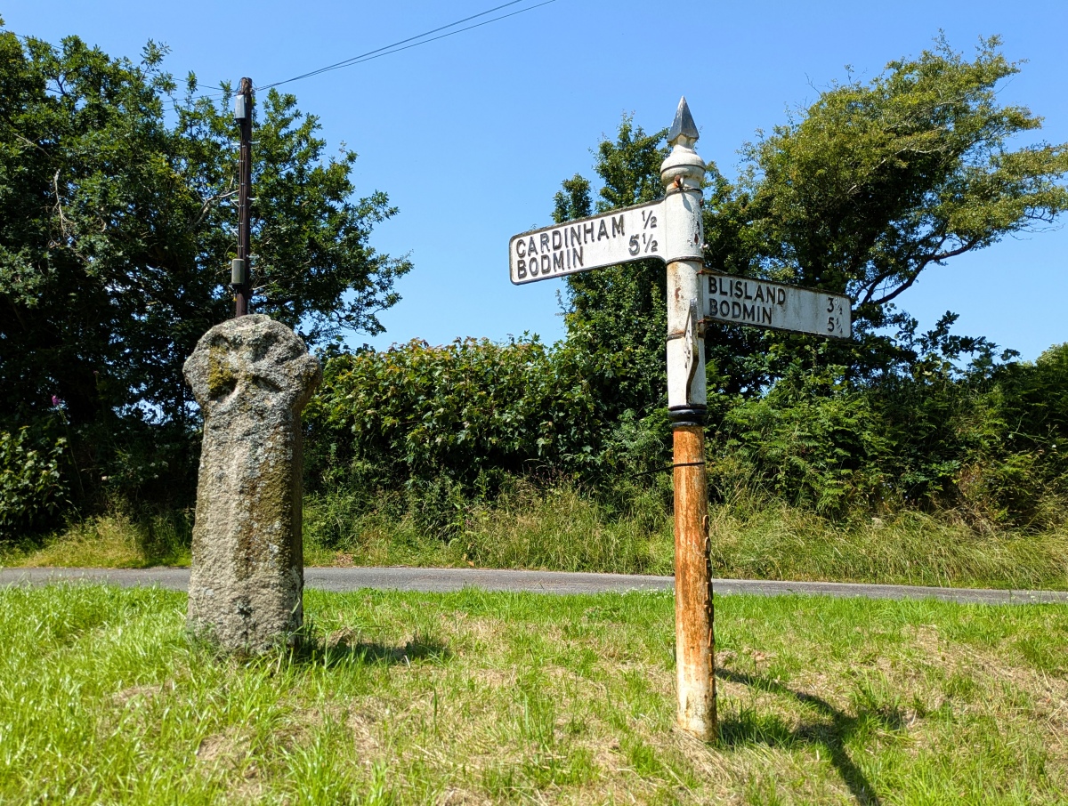 Treslea Cross