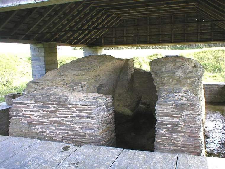 Click for the gallery page to add comments and vote (PID:8984) St Constantine's Well