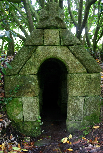 Click for the gallery page to add comments and vote (PID:14373) St Cuby's Well (Duloe)
