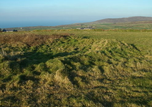 Click for the gallery page to add comments and vote (PID:103685) Tor Noon Tumulus and Homestead