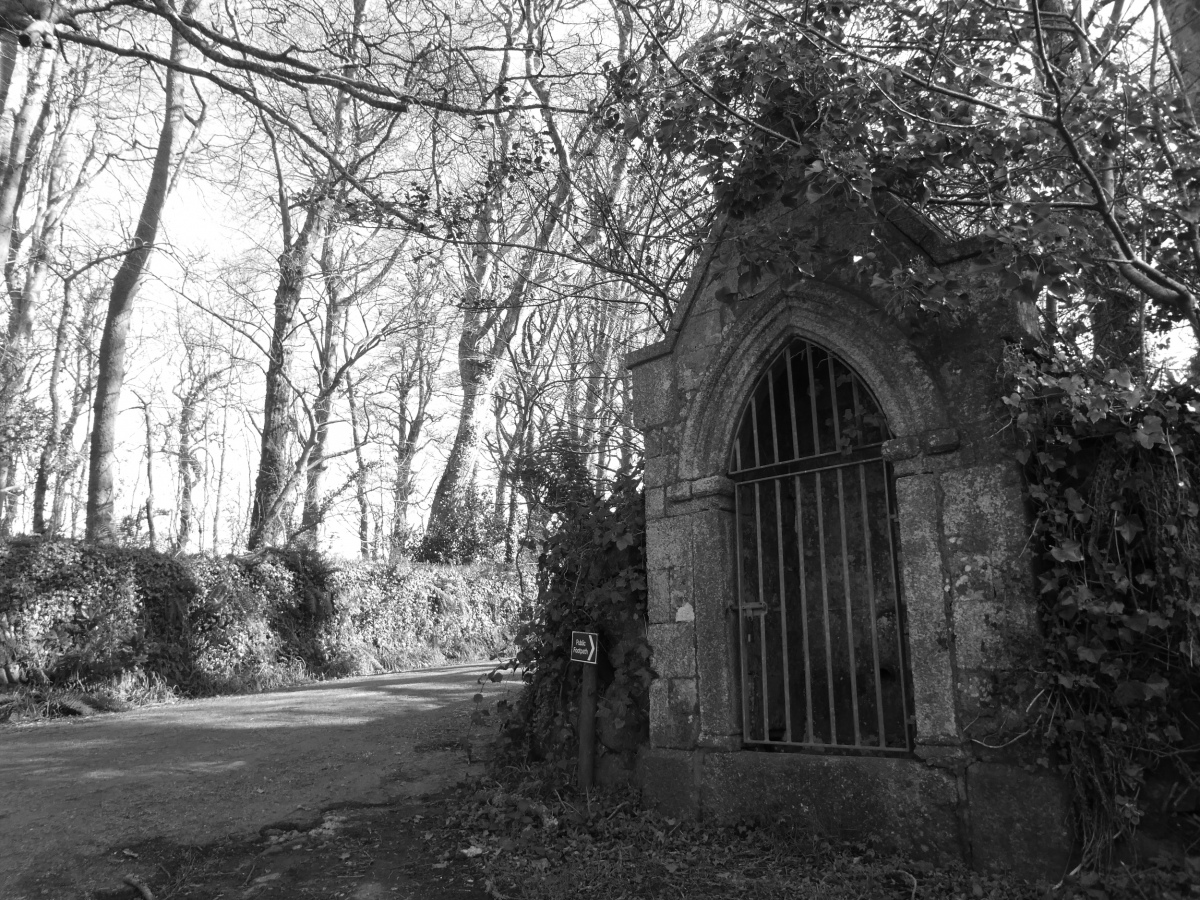 Click for the gallery page to add comments and vote (PID:224532) Treslothan Holy Well