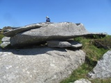 Propped stones on Garrow Tor - PID:215314