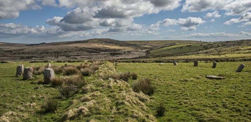 Click for the gallery page to add comments and vote (PID:155185) Leaze stone circle