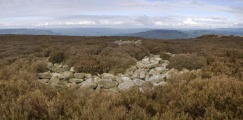 Beeley Triple Cairn - PID:88400
