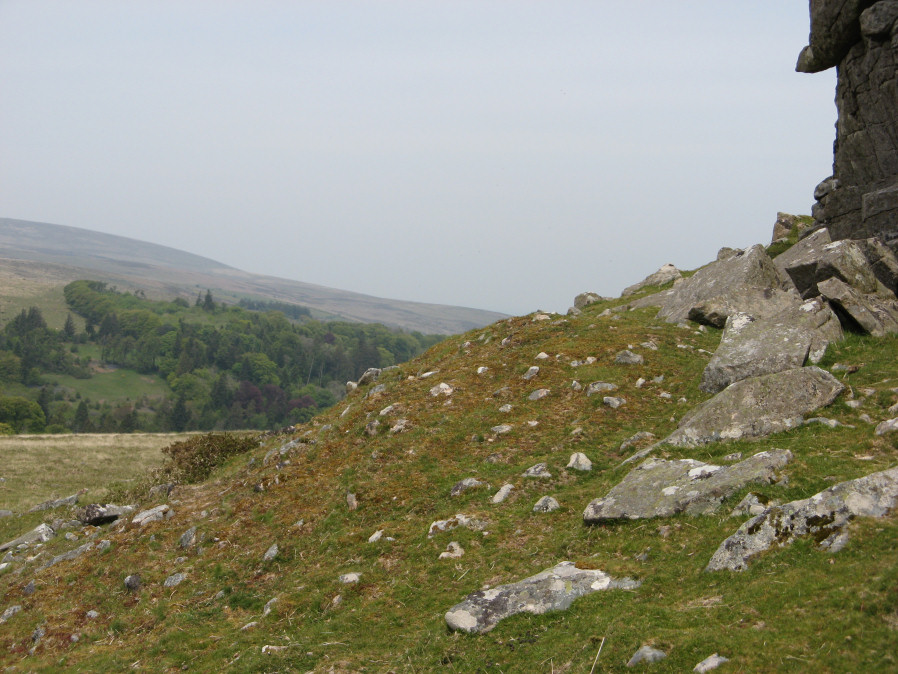 Click for the gallery page to add comments and vote (PID:200664) Kes Tor Cairn