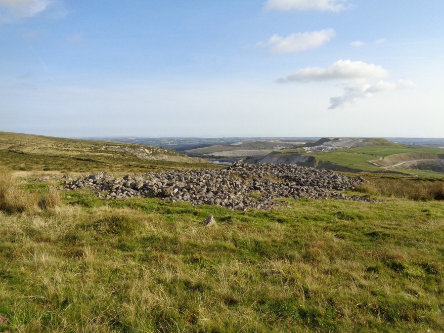 Click for the gallery page to add comments and vote (PID:205840) Shell Top Chambered Cairn