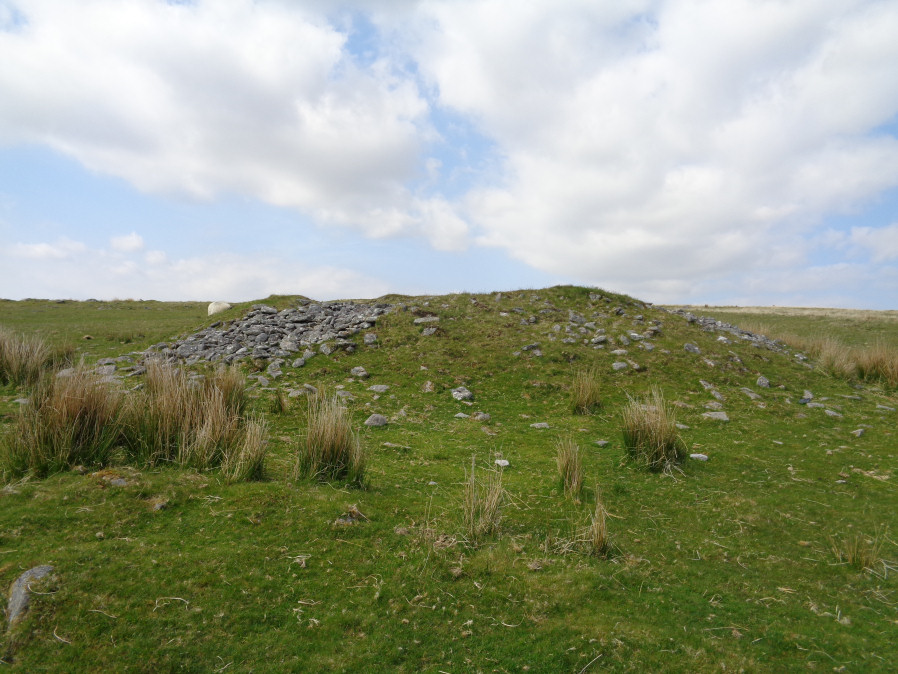 Click for the gallery page to add comments and vote (PID:200016) Drizzlecombe Cairn 18