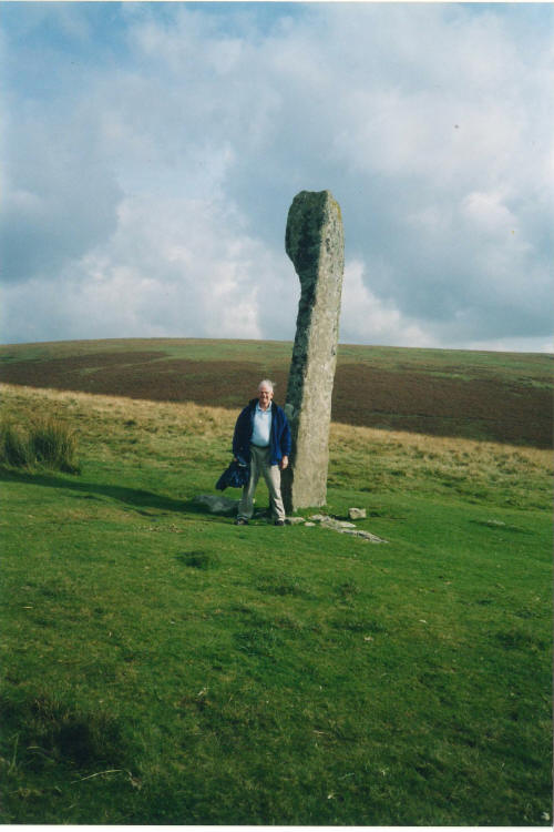 Drizzlecombe menhir 2