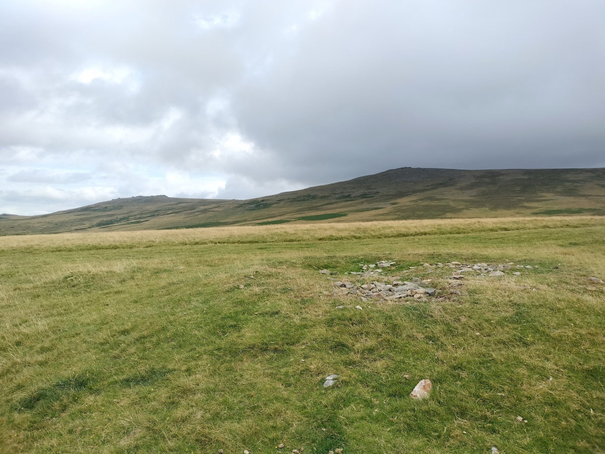 Longstone Hill cairn