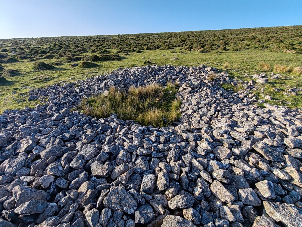 Shell Top Chambered Cairn