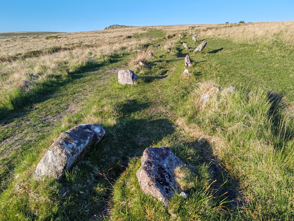 Click for full size image of Hart Tor north rows (PID:291145) Hart Tor north rows