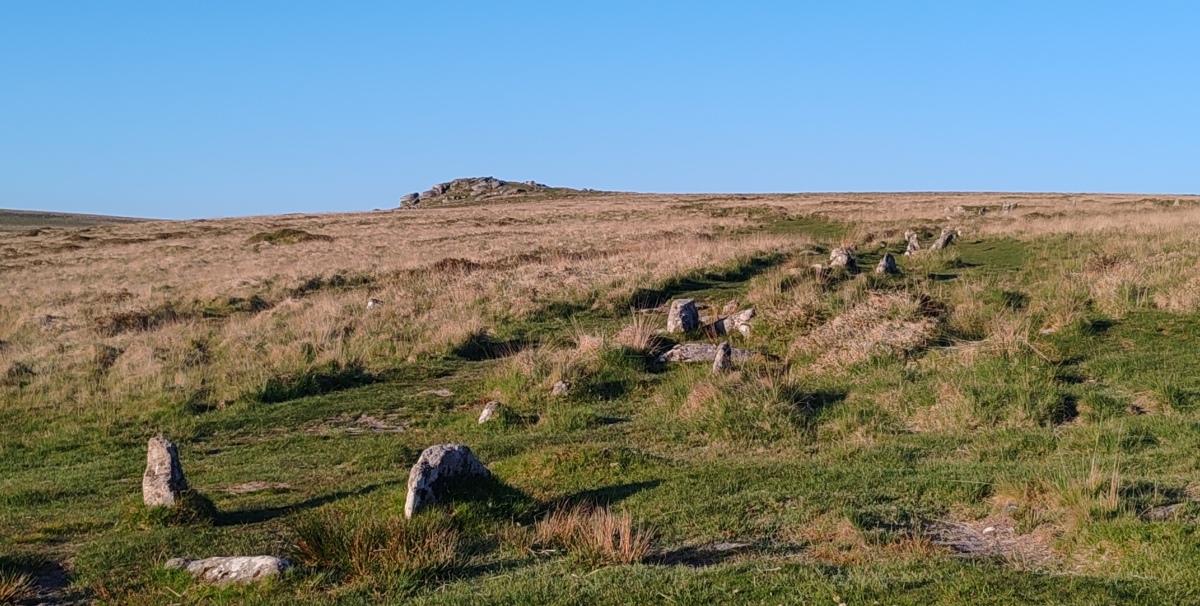 Click for full size image of Hart Tor north rows (PID:291146) Hart Tor north rows