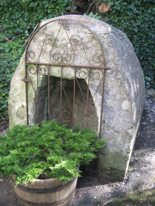 Click for the gallery page to add comments and vote (PID:105626) St Helen's Well (Croyde)