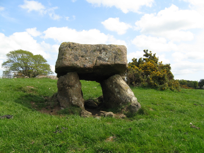 The front view of this rather drunken-looking cist.  