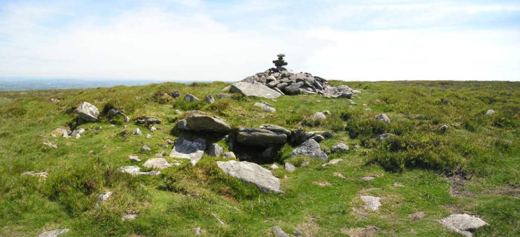 Click for the gallery page to add comments and vote (PID:7658) Cosdon Hill Summit Cairns