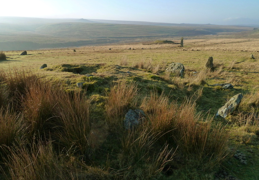 Click for full size image of Drizzlecombe cairn 3 (PID:165599) Drizzlecombe cairn 3