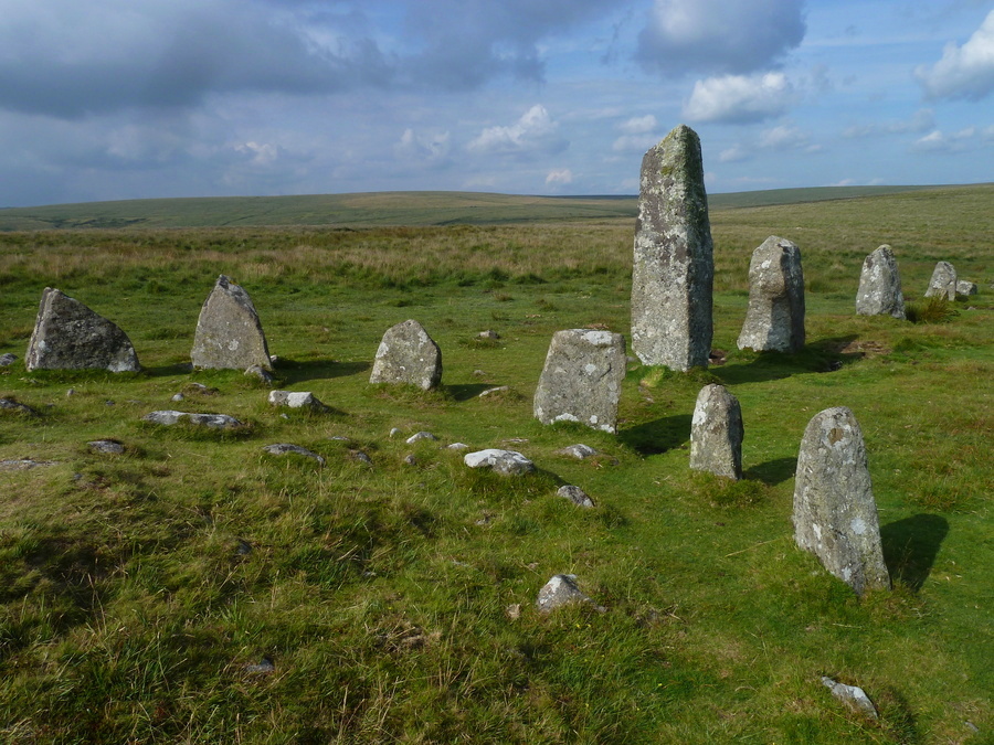 Down Tor circle and row