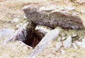 Click for full size image of Drizzlecombe cairn 13 (PID:37307) Drizzlecombe cairn 13