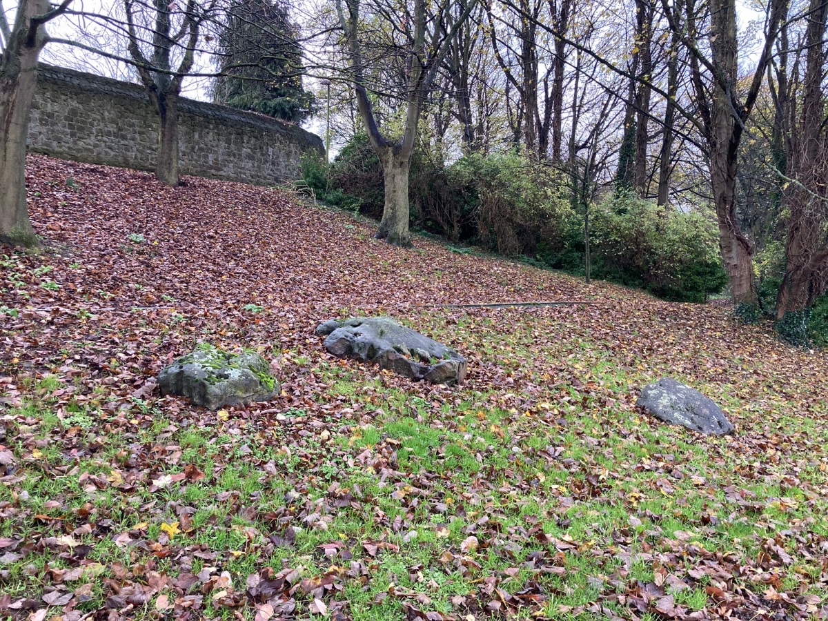 Click for full size image of Sarson stones, Esplanade (PID:220734) Sarson stones, Esplanade