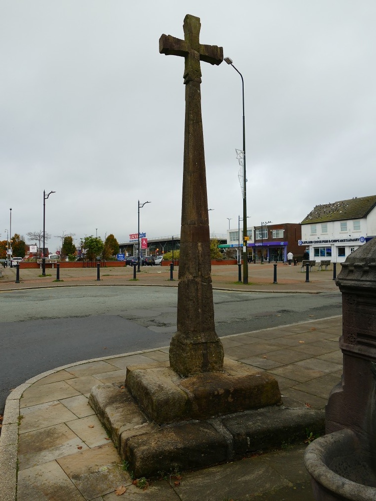 Click for the gallery page to add comments and vote (PID:280405) Leyland Town Cross