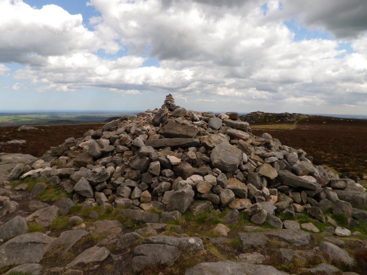 Click for the gallery page to add comments and vote (PID:108251) Simonside Cairn 2