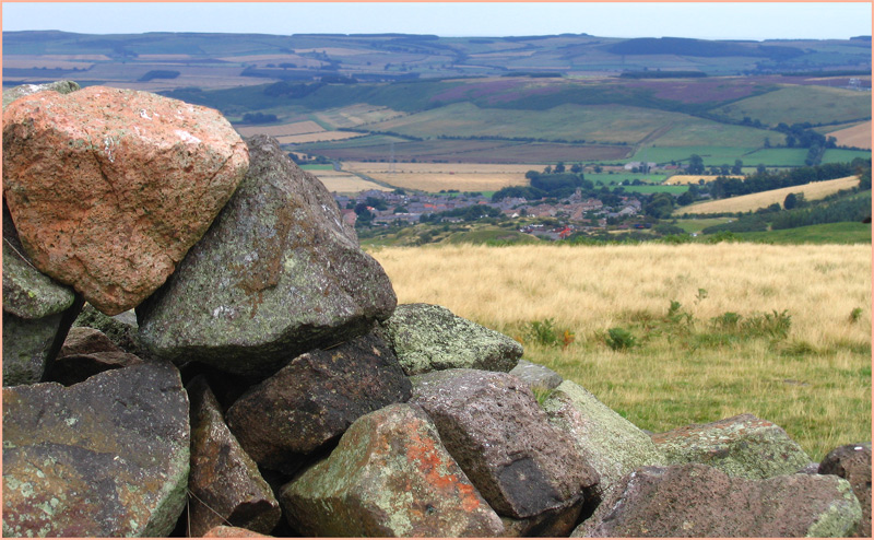 Click for the gallery page to add comments and vote (PID:24300) Humbleton Hill
