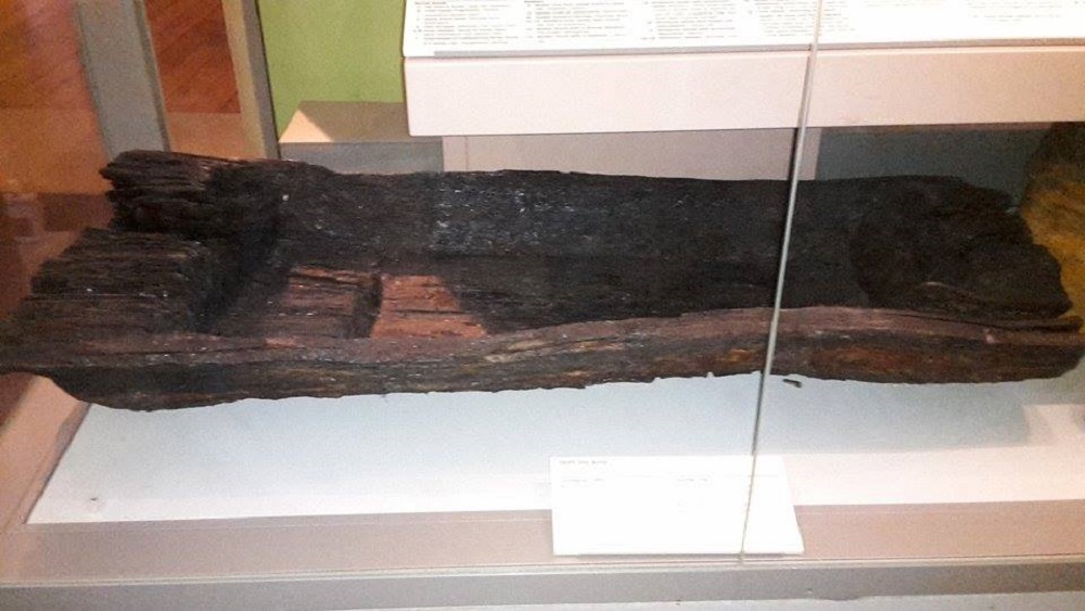Click for the gallery page to add comments and vote (PID:131654) Cartington Tree Trunk Burial