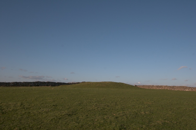 Click for the gallery page to add comments and vote (PID:36322) Bincliff Bowl Barrows