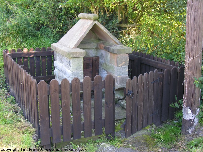 Click for the gallery page to add comments and vote (PID:32978) Holy Well (Tatenhill)