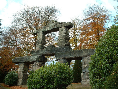 Alton Towers Stonehenge Gallery | Megalithic Portal