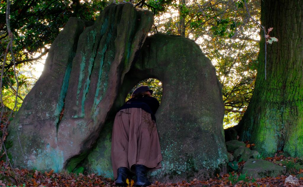Click for the gallery page to add comments and vote (PID:34283) Devil's ring and finger