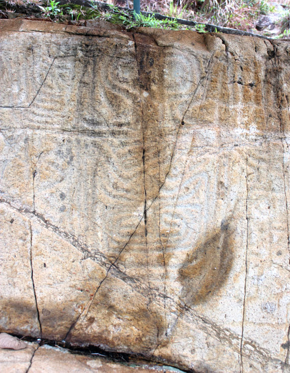 Click for full size image of Big Wave Bay Rock Carving (PID:118409) Big Wave Bay Rock Carving