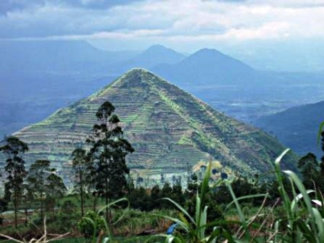 Mount Sadahurip