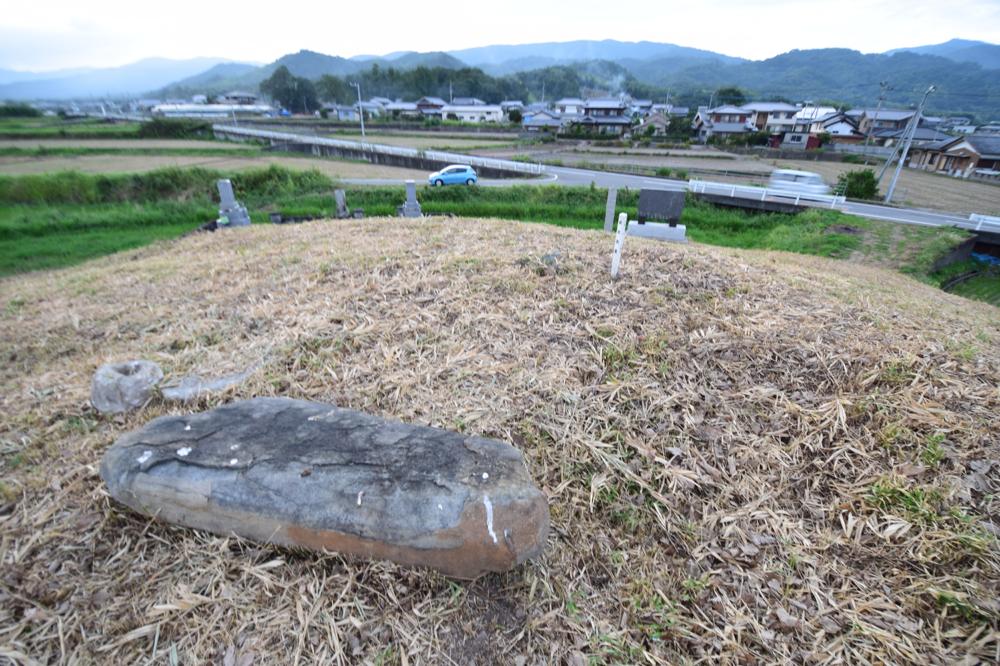Click for full size image of Donari Maruyama Kofun burial mound (PID:157457) Donari Maruyama Kofun burial mound