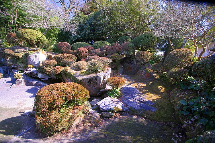 Hirayama Family Residence garden