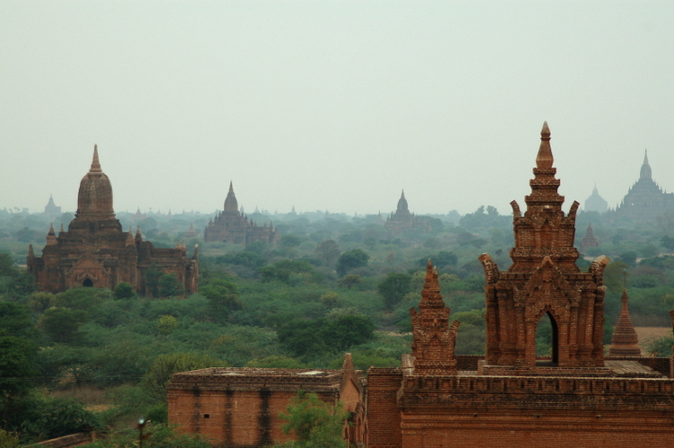 The Bagan Temple site.
Photo was taken by Guenther Lehnert in April 2012

Site in  Burma