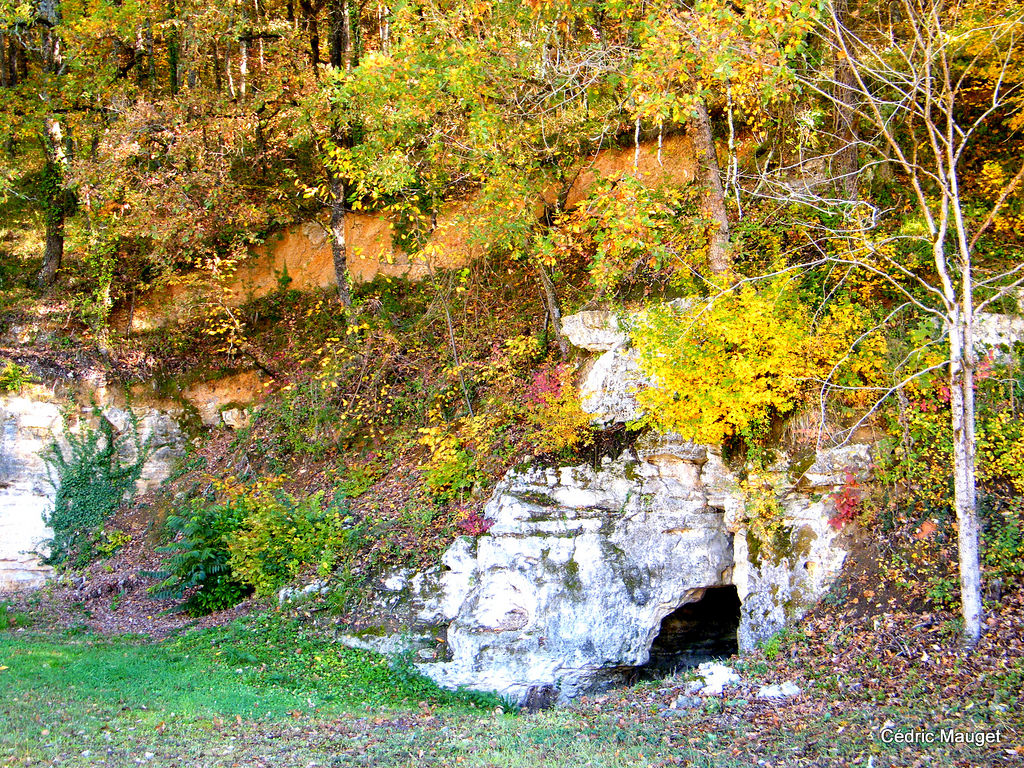 Grotte de Villars