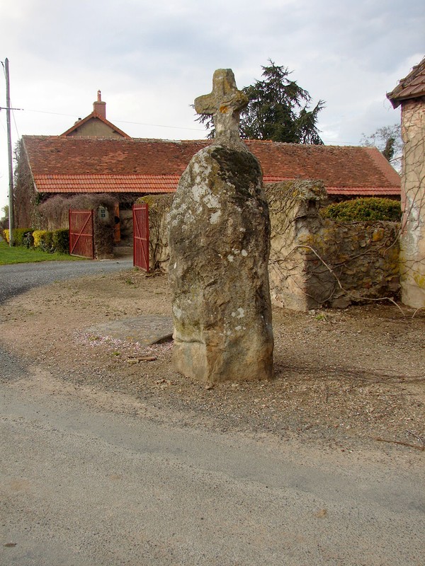 Menhir de Givarlais