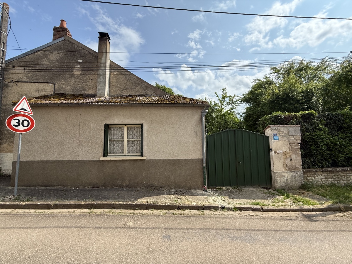 Click for the gallery page to add comments and vote (PID:290963) Les Champs-Guyots