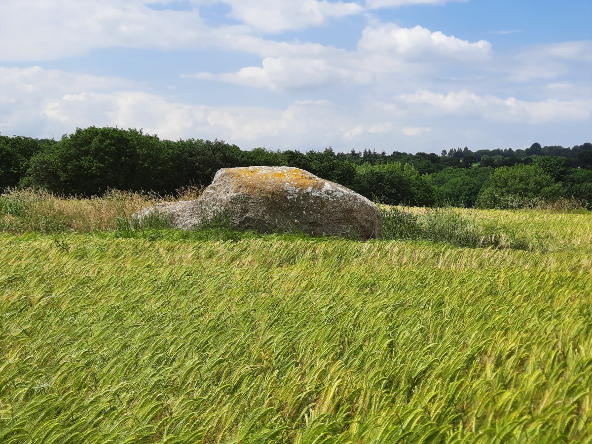 Moulin Rolland menhir