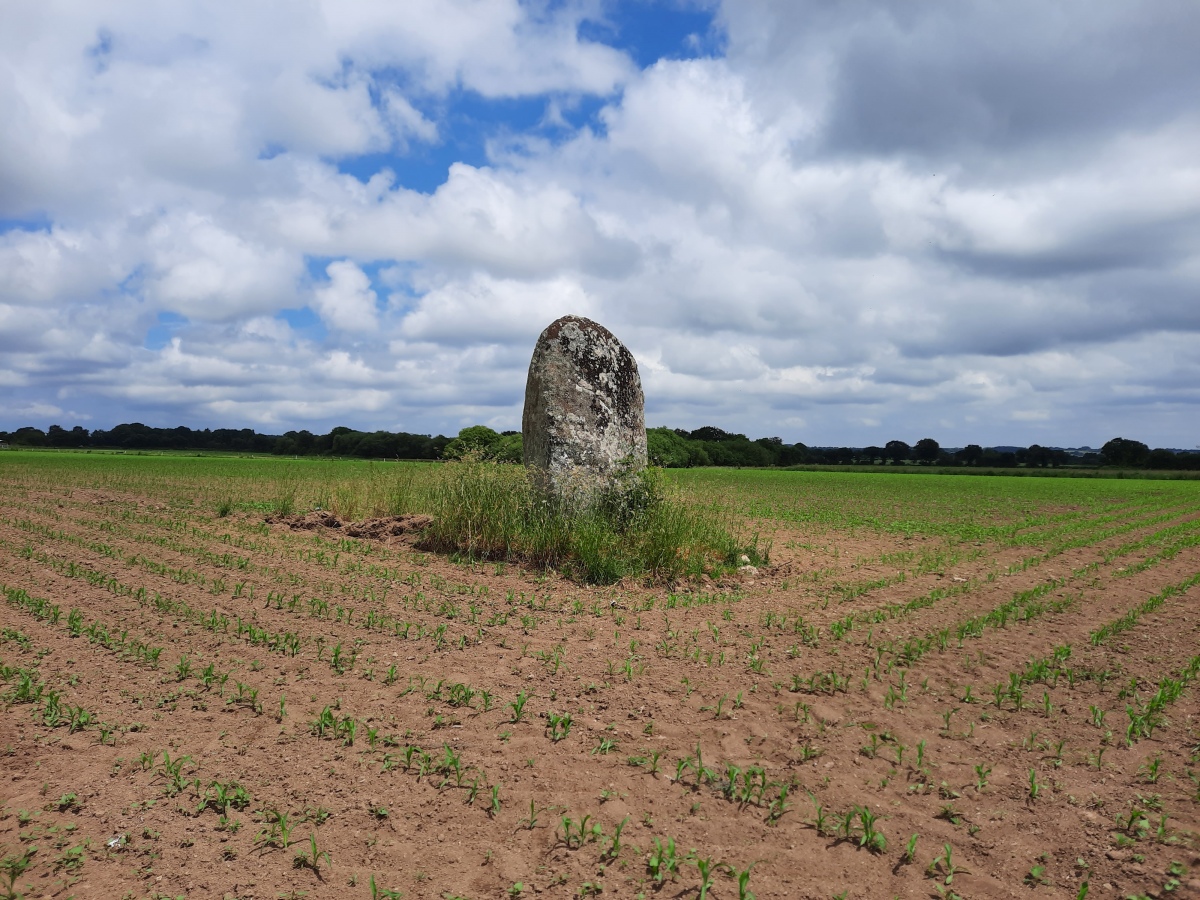 Menhir de Keranhouët