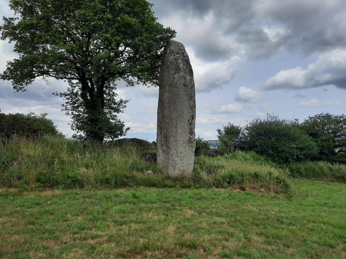 Menhir de Kergornec