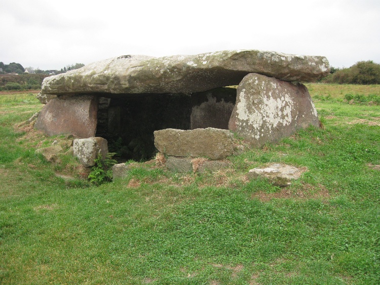 Kerguntuil dolmen